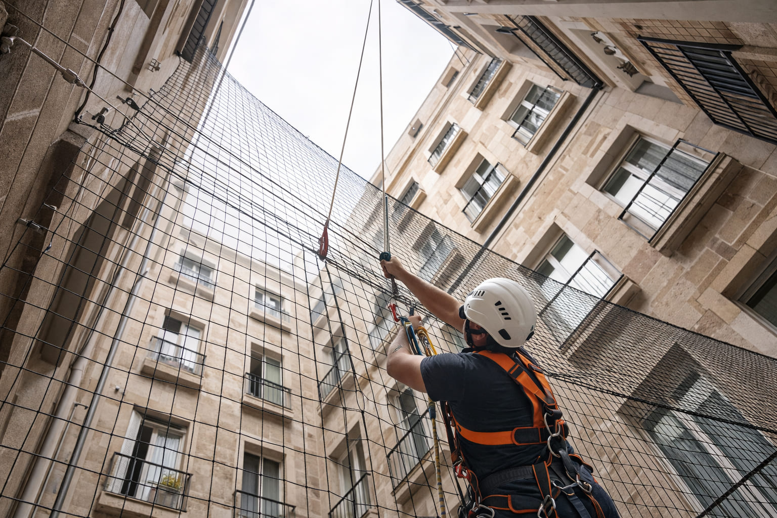 instalacion-redes-antipalomas-edificios-barcelona