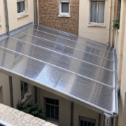 pendiente-minima-del-policarbonato-techo-patio-barcelona
